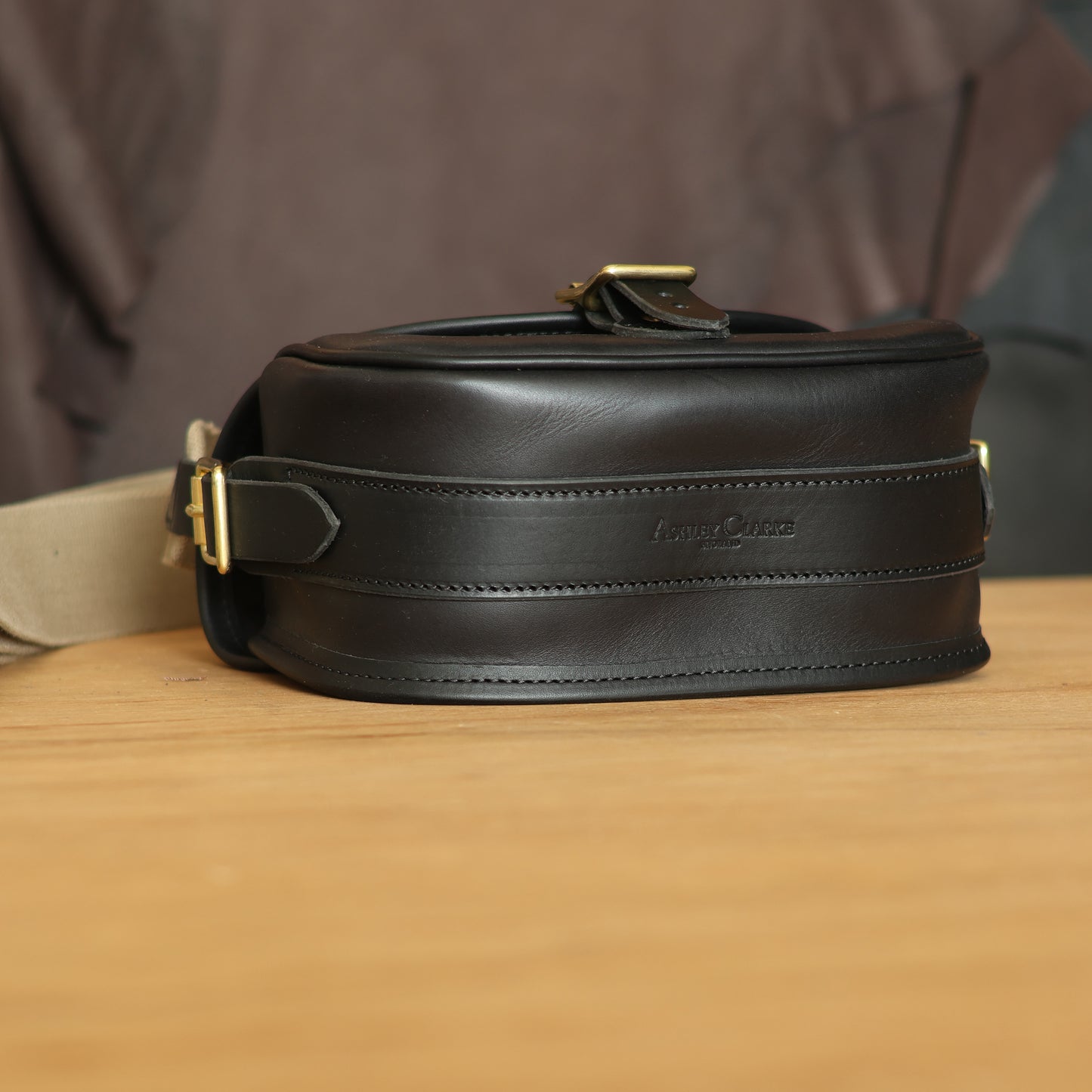 Bellmount Cartridge Bag base in black leather