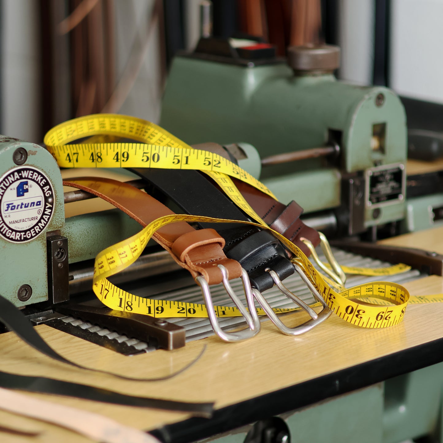 Measuring made-to-measure bridle leather belts
