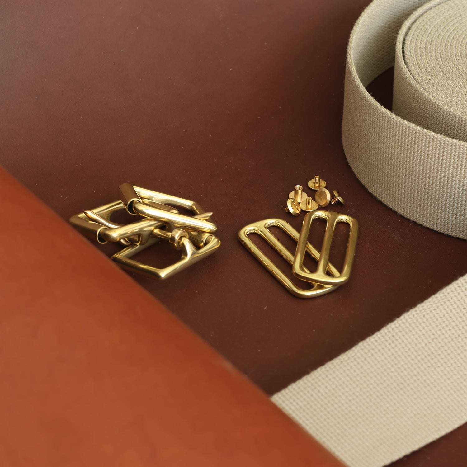 Solid brass fittings and construction details on Bellmount Cartridge Bag